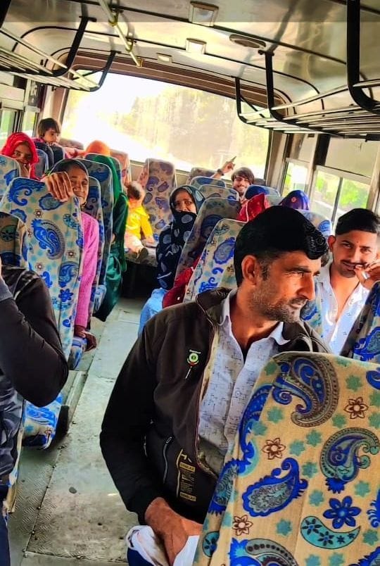 No boat, this time the voters of Dalelpur reached Gulavali to vote by bus