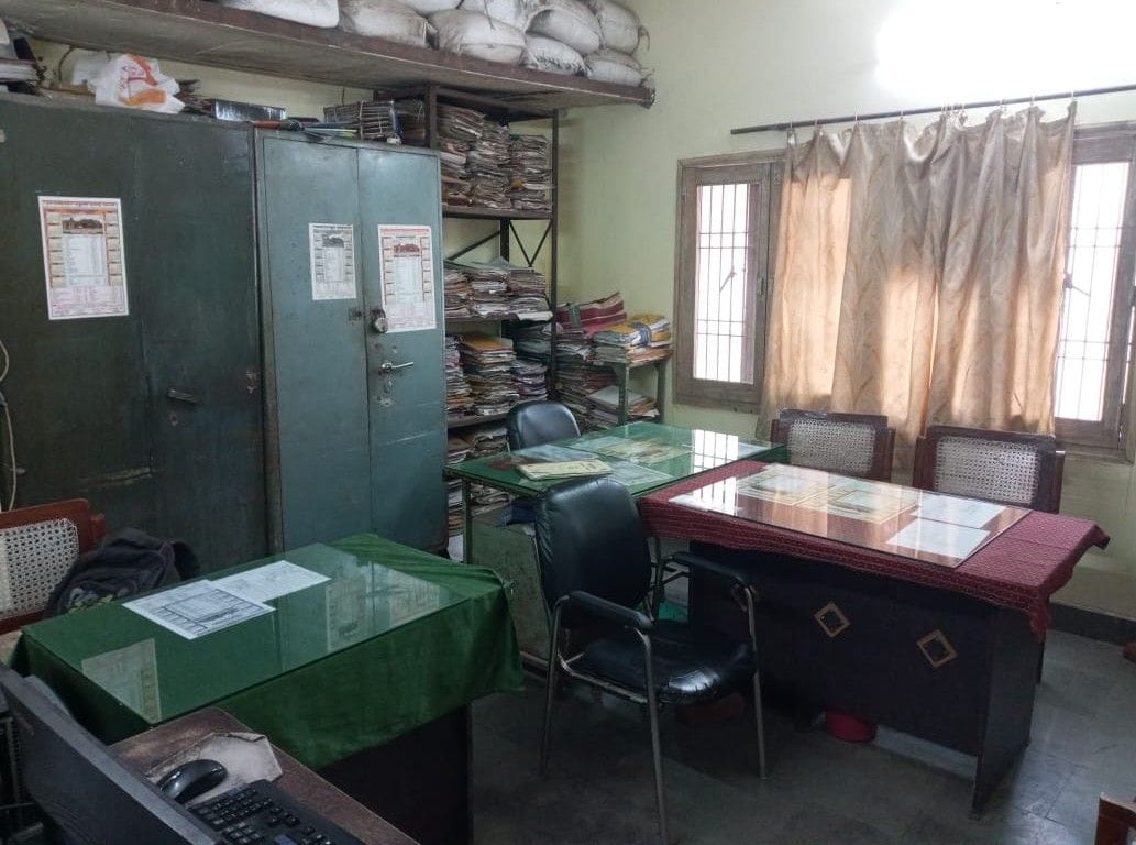 Hathras: Officer-workers went to vote, silence spread in offices