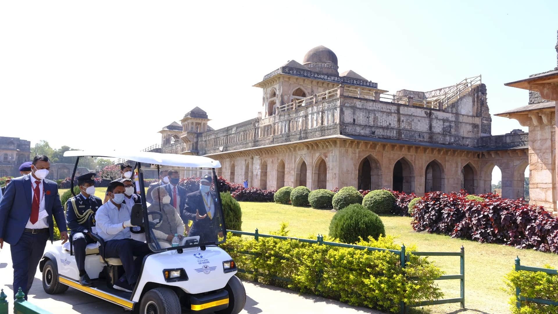 Dhar: Governor Mangubhai Patel visited the historic city of Mandu, visited the Jahaz Mahal