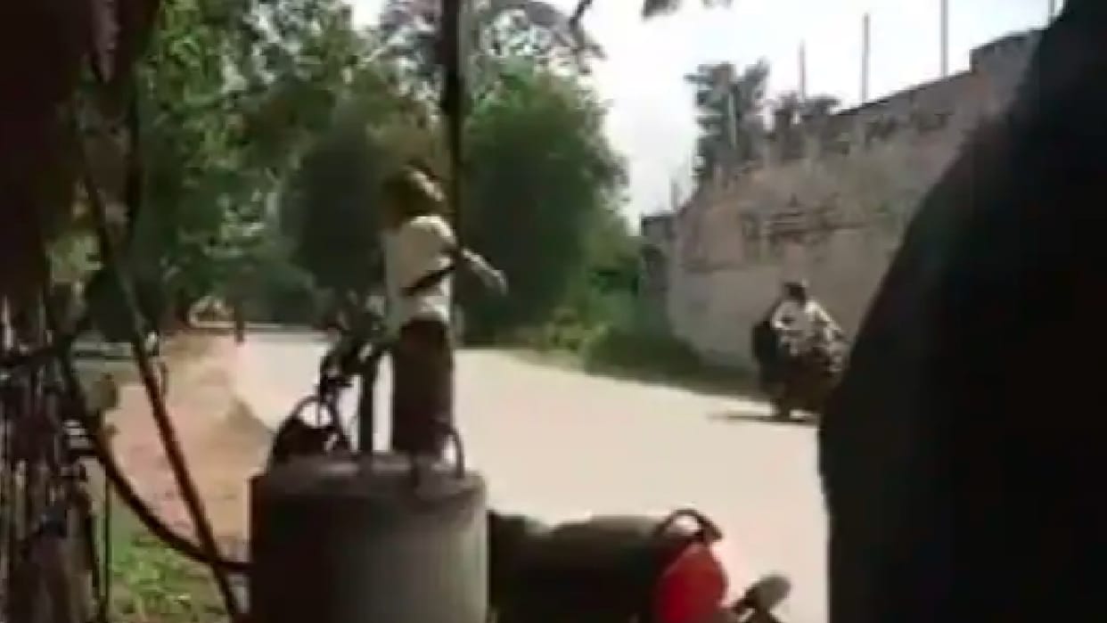 Rewa: A consignment of drugs being thrown in the Central Jail, the matter came to the fore from the viral video