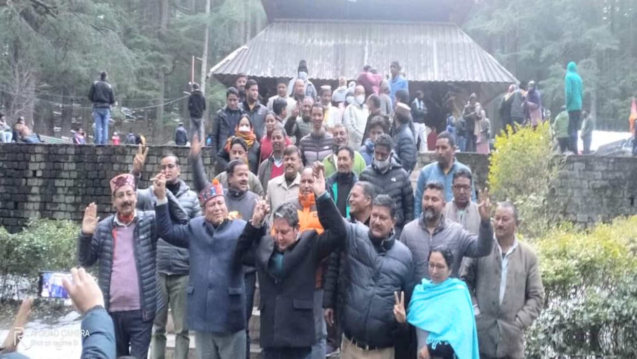 Himachal Congress: Taking the Charanamrit of Hidimba Mata, took an oath, will support the one who will get the ticket