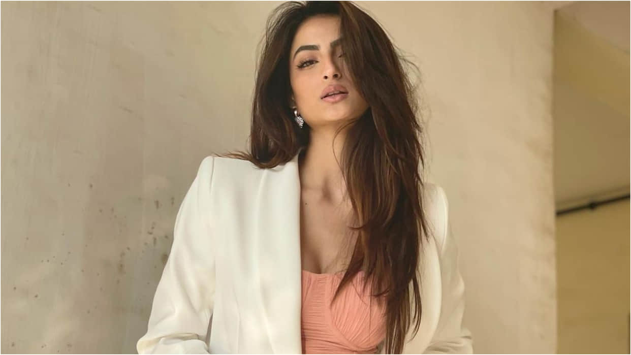 palak tiwari look stunning in multicolor bodycon dress in recent picture