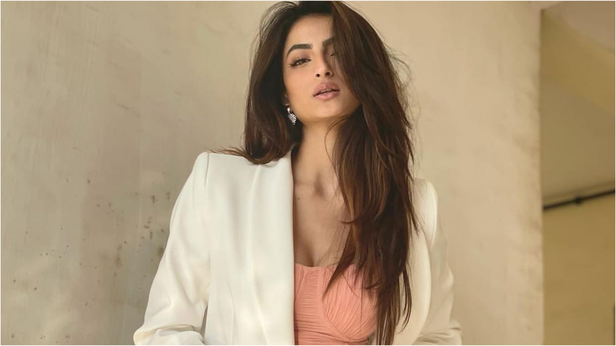 palak tiwari look stunning in multicolor bodycon dress in recent picture