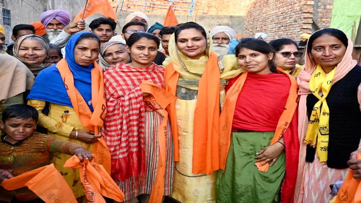 punjab election 2022 Candidates wives engaged in election campaign