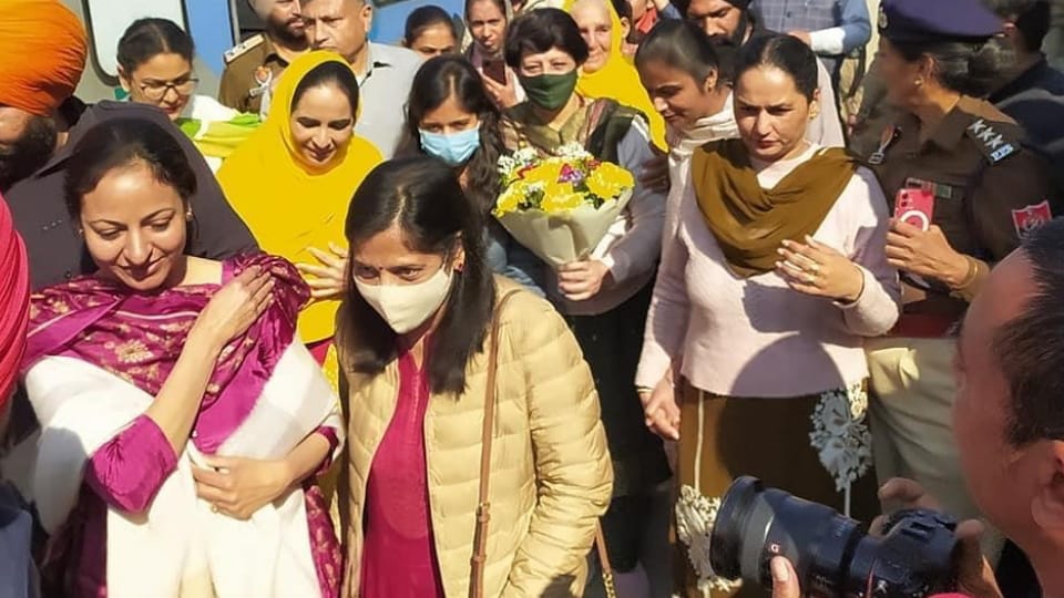 Arvind Kejriwal wife Sunita Kejriwal campaign in Dhuri for AAP Cm face bhagwant mann