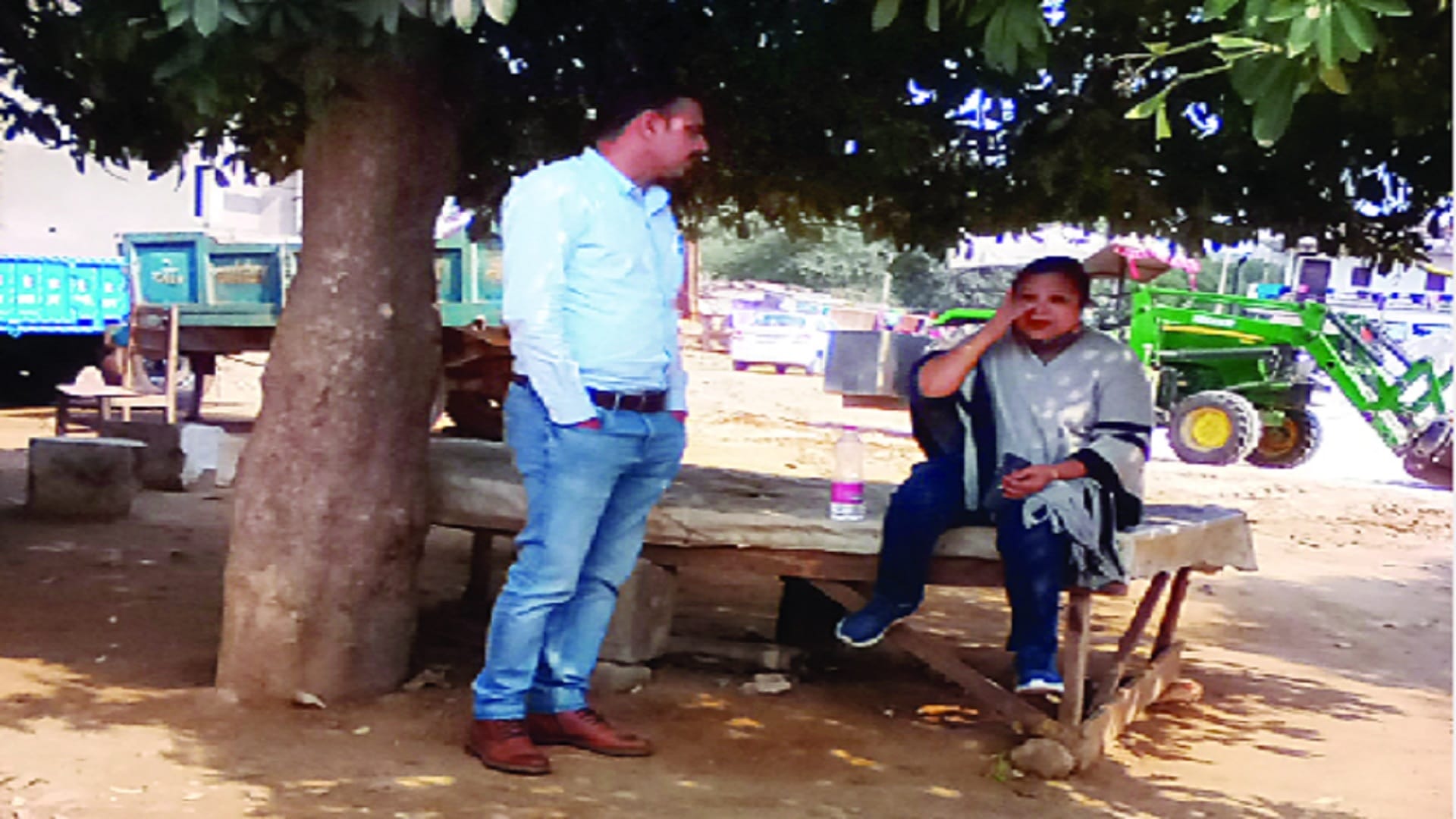 Gurmeet ram rahim woman who came to get a glimpse of Ram Rahim clashed with care taker of camp