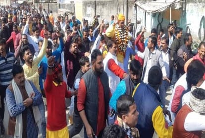 UP Election 2022 Rebel MLA from Ballia bjp surendra singh  filed nomination on VIP ticket