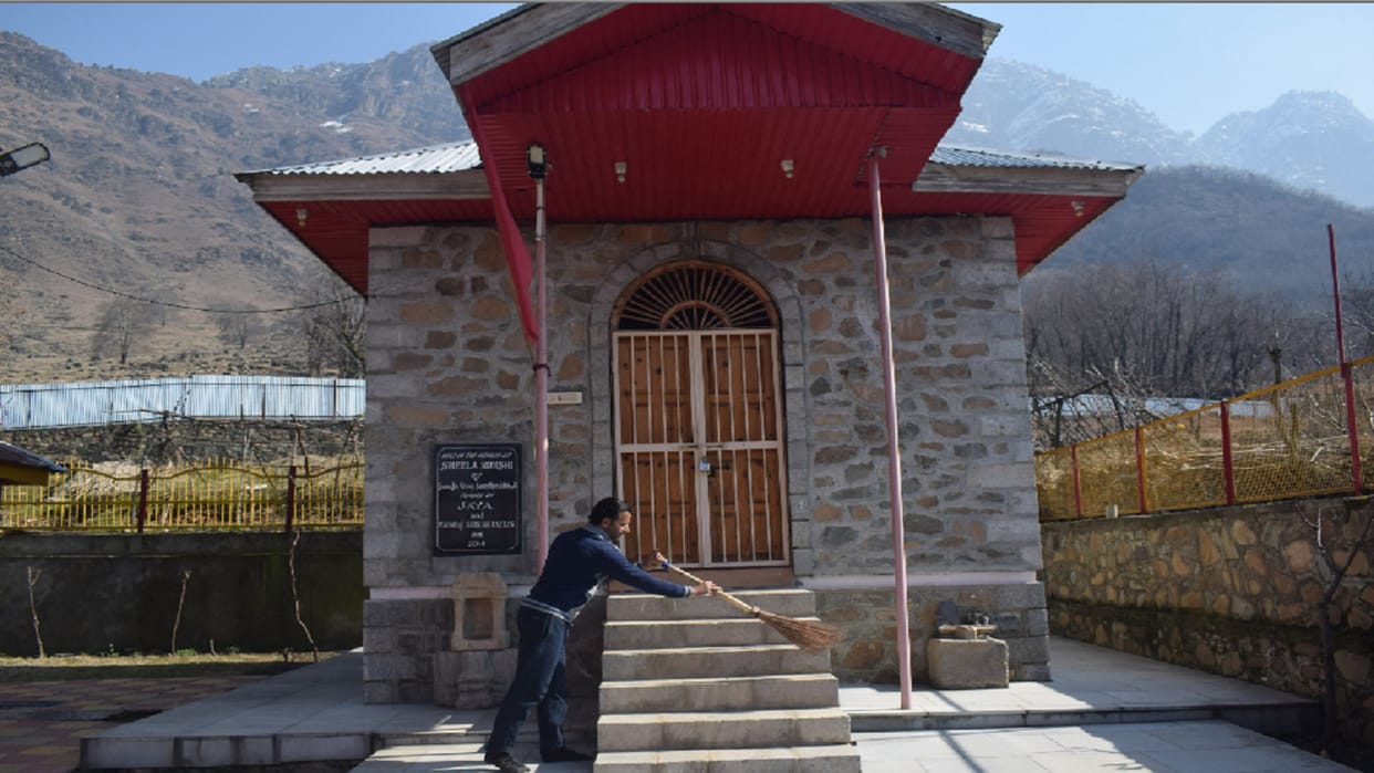 Jammu and Kashmir: Muslim Youth Took Up The Maintenance Of Shiva Temple
