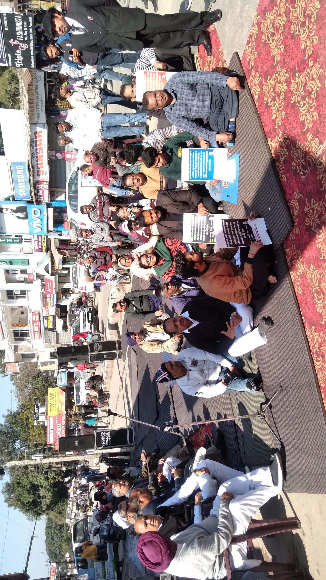 Pinjore-Kalka road in disrepair, Congressmen started hunger strike