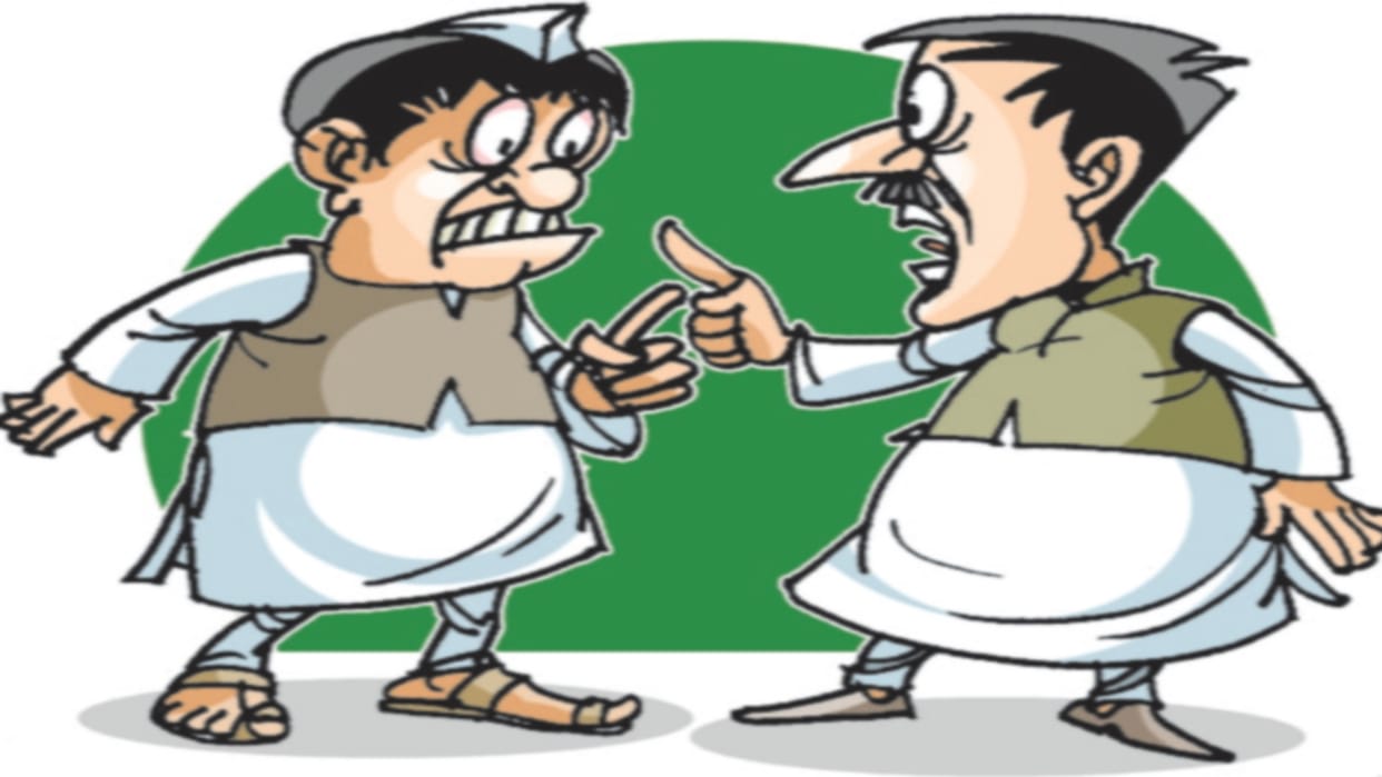 two leaders changed party one independent fight on UP election 2022