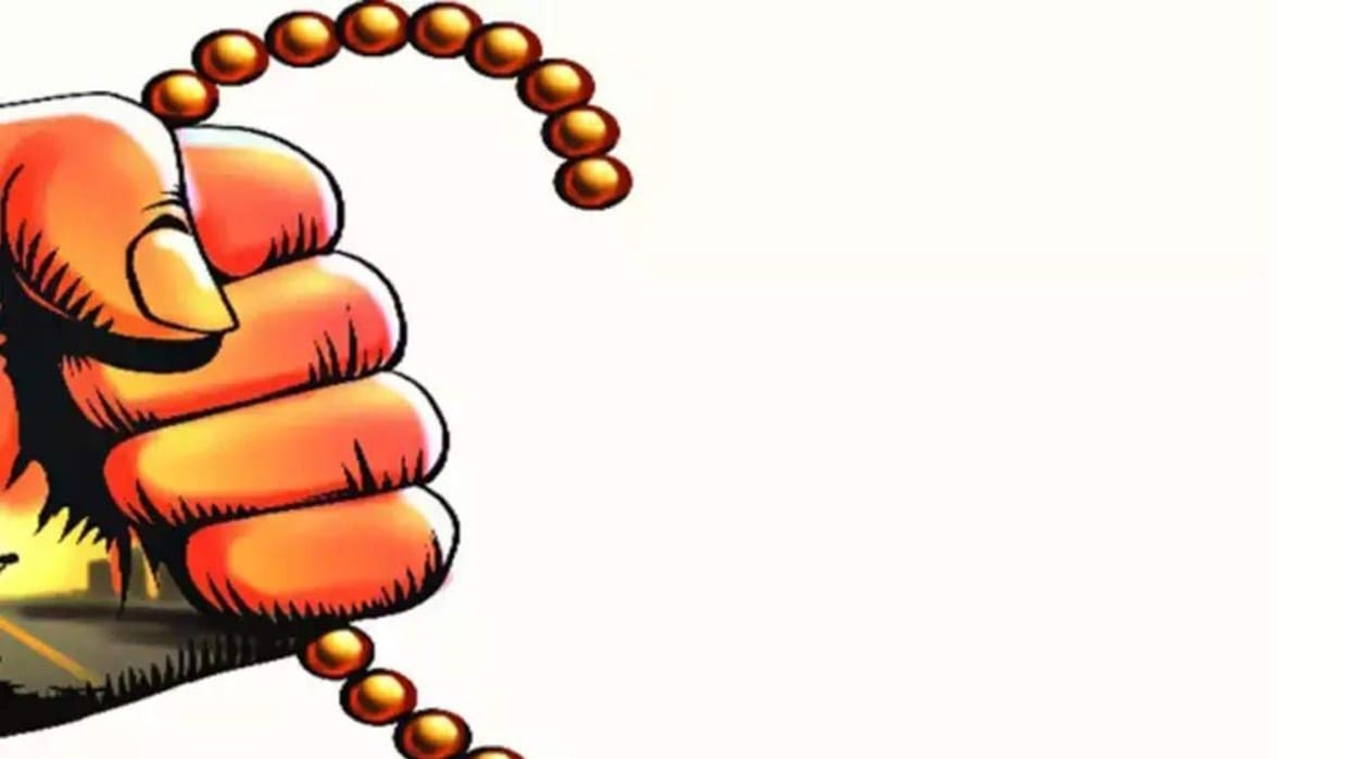 Dhar: Chain snatching incident in initiation festival, police detained suspected women