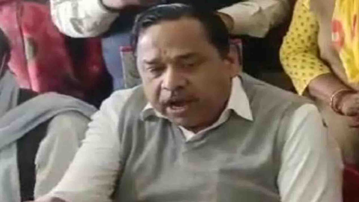 Farrukhabad: Congress' star campaigner Naseemuddin gave this statement on Hijab