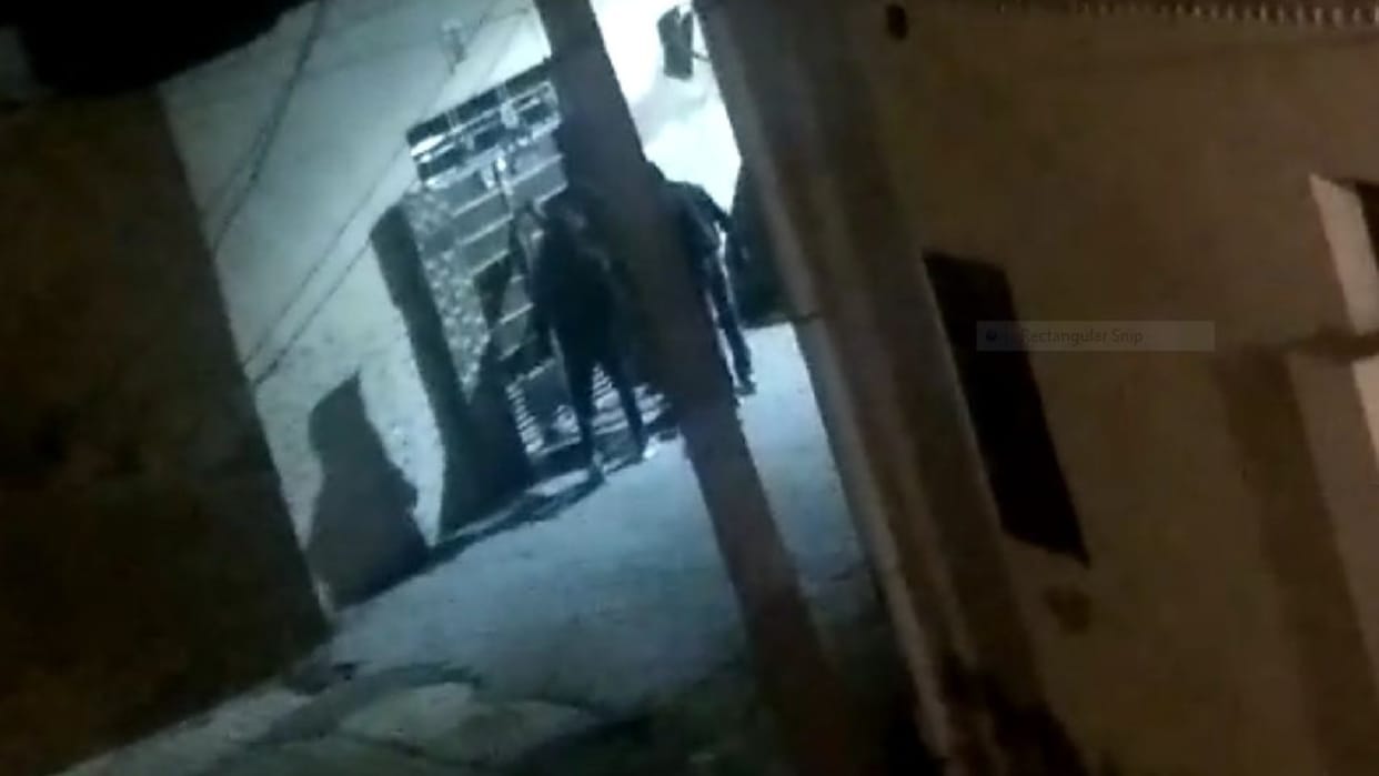 Youths created a ruckus at the door in Fatehabad