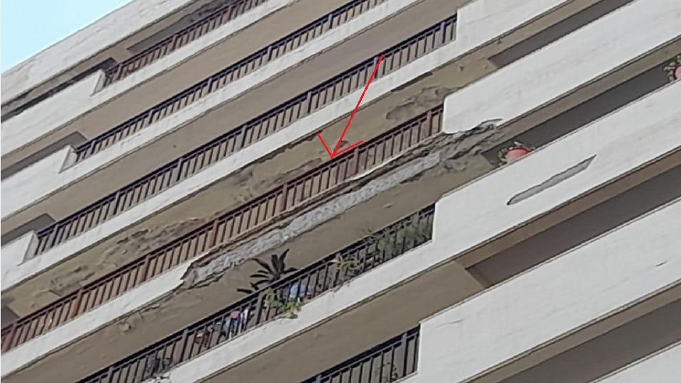 gurugram chintels paradiso cracks in three more towers of the society