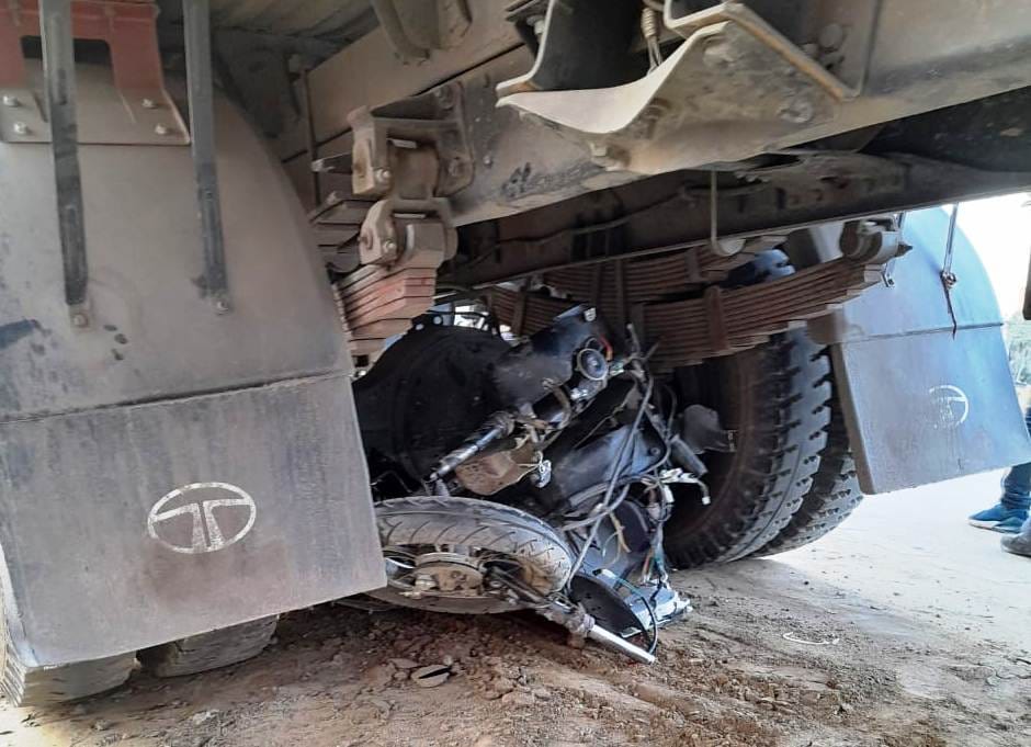 canter hit scooty rider, boy died