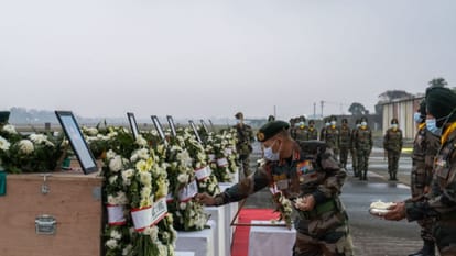 mortal remains of the three soldiers of Jammu and Kashmir martyred in the Arunachal avalanche reached the native village