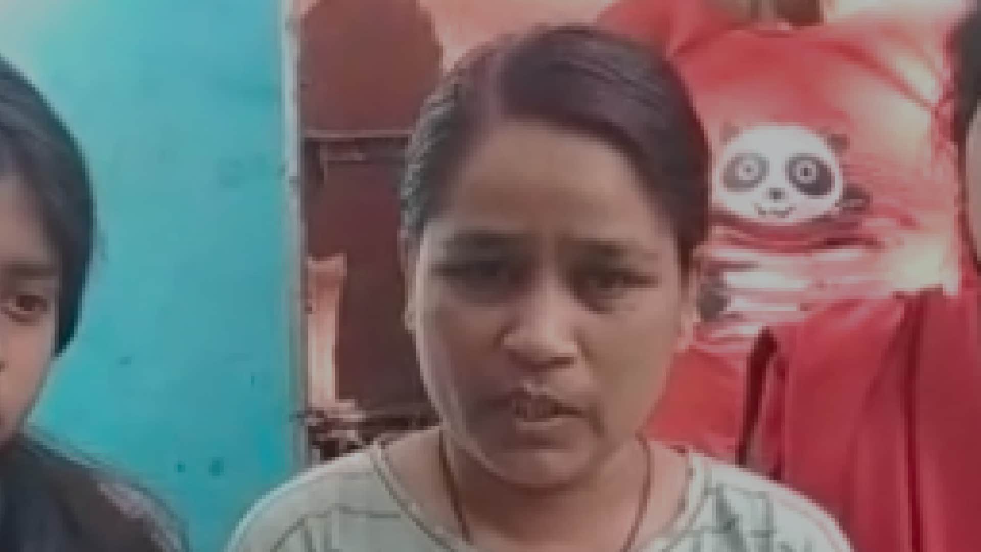 Narmadapuram: Daughters gave shoulder to father's vehicle, younger daughter gave fire