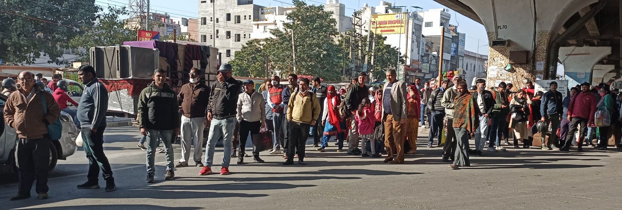 Thousands of passengers going to Kurukshetra get down at Panipat and get on the bus