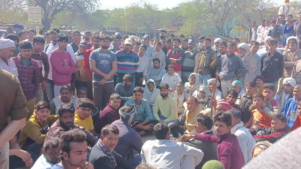 Three killed in road accidents in Mathura: Three vehicles collided on Yamuna Expressway, truck crushed woman in Nandgaon