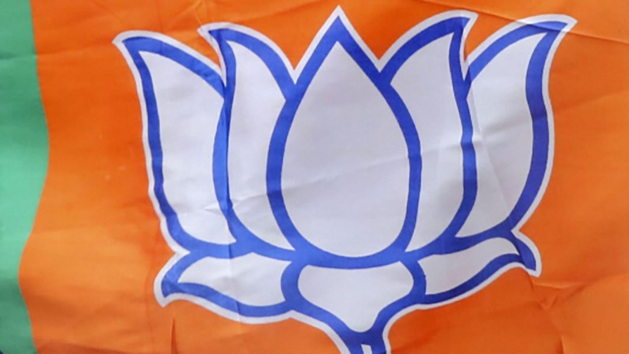 West bengal three municipal poll candidates of BJP left party and withdraw nomination