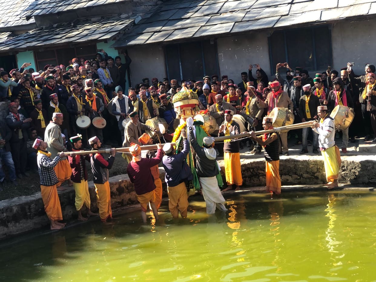 Mata Mansa was seated in a new chariot of gold