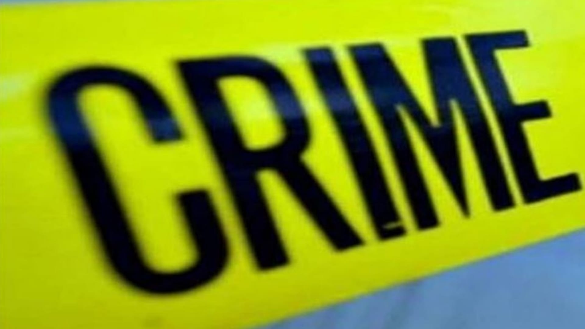 Murder, Husband kills wife by stabbing her with a knife