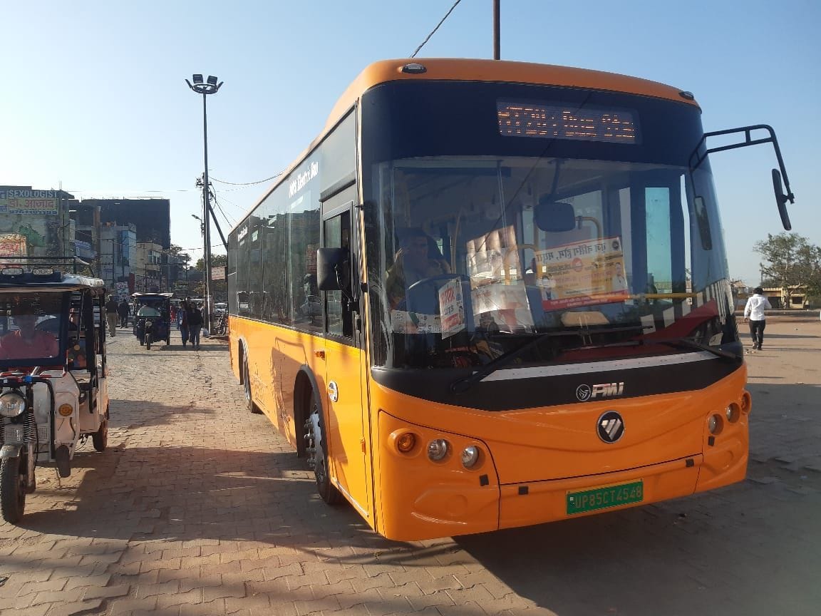 Mathura: Electric buses run, will get rid of pollution