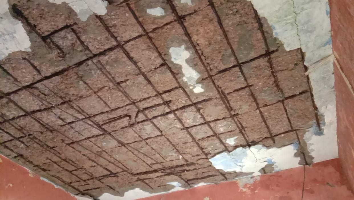 Rai sub station building declared as conduit for four years, debris that has fallen many times