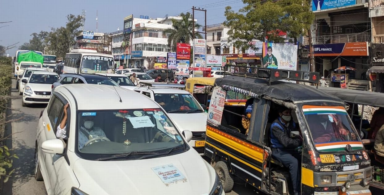 People face problems due to traffic.
