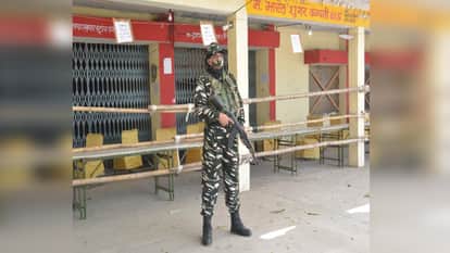 ईवीएम की सुरक्षा में तैनात फोर्स