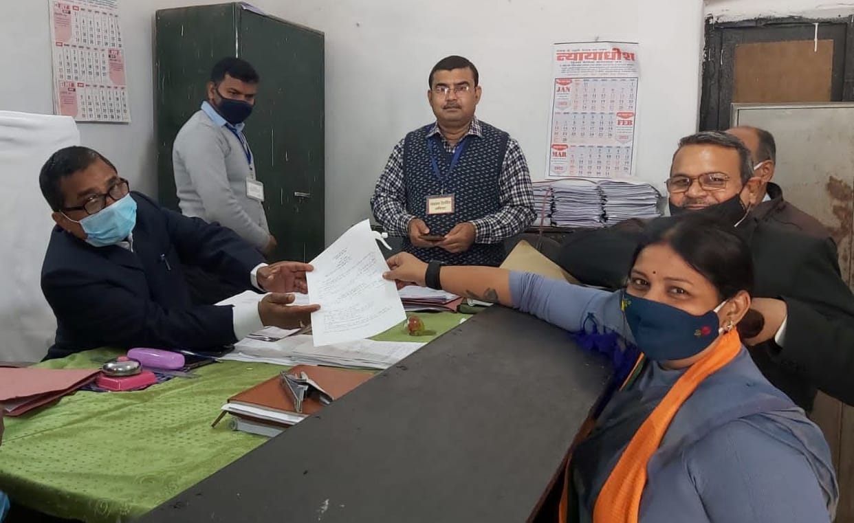 UP elections 2022: Three including Abhilasha withdrew