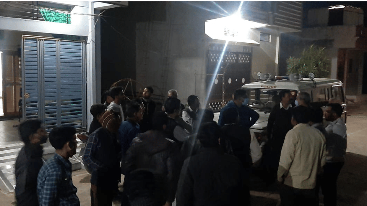Thieves storm into a deserted house in Raisen: 15 tola of gold, half a kilo of silver, crossed the cash, the family went to the wedding