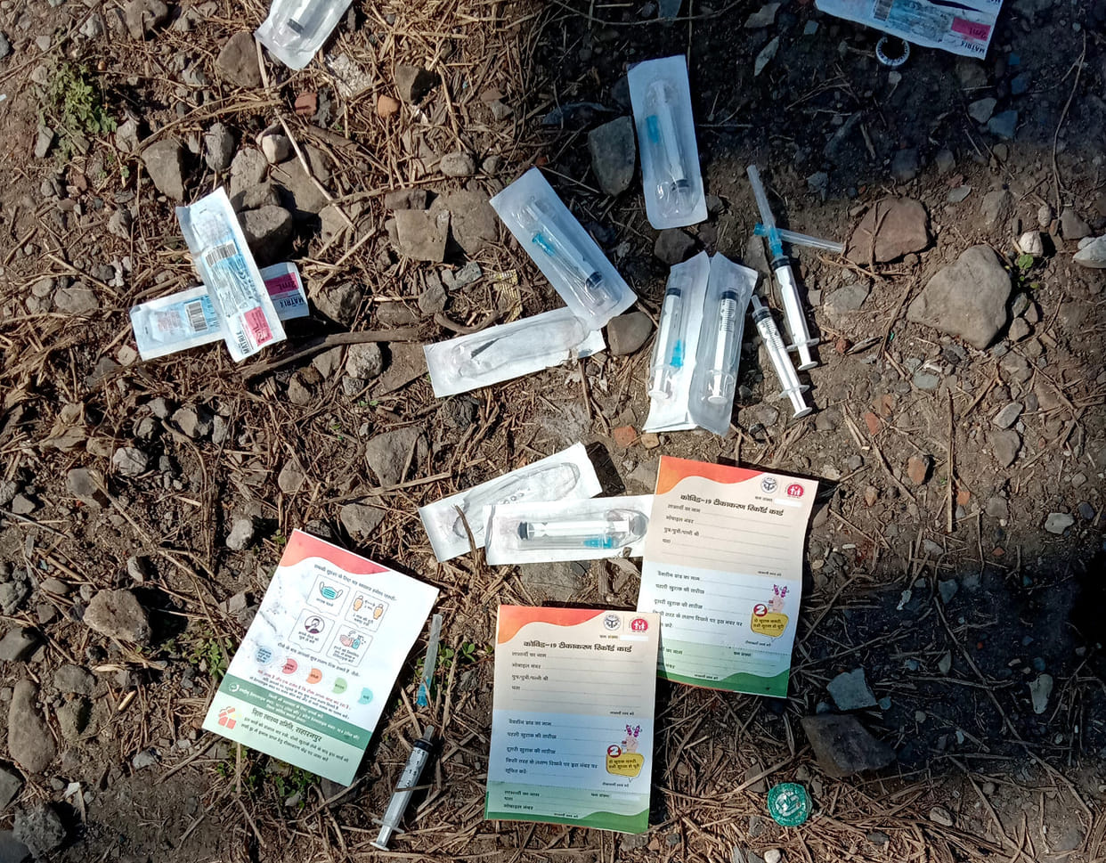 Kovid vaccination material scattered near the railway line