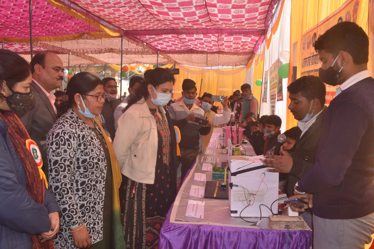 model in science exibhition