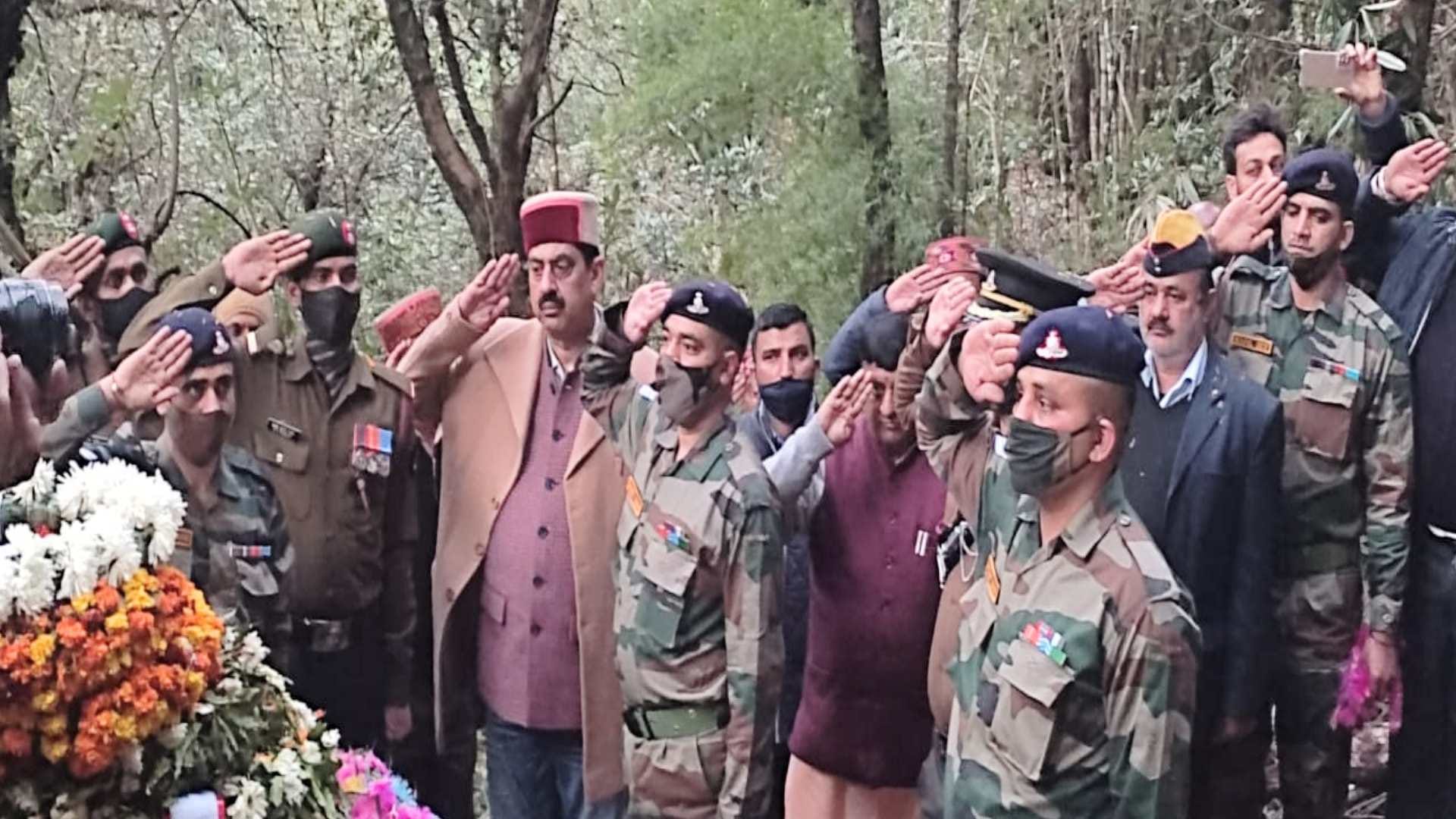 mortal remains of the martyr Rakesh wrapped in the tricolour reached in ancestral village, every eye became moist