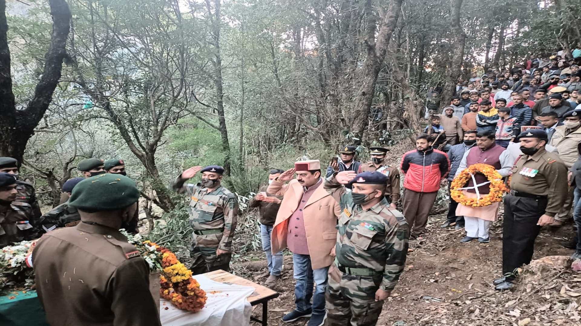 mortal remains of the martyr Rakesh wrapped in the tricolour reached in ancestral village, every eye became moist