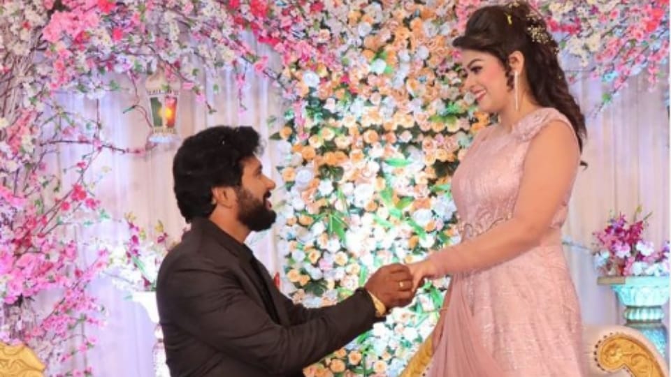 Bhojpuri actress Nidhi Jha engaged with her long time boyfriend and actor Yash Kumar