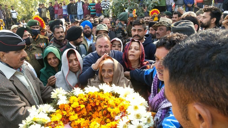Bodies of soldiers martyred in Arunachal Pradesh reach Pathankot airbase