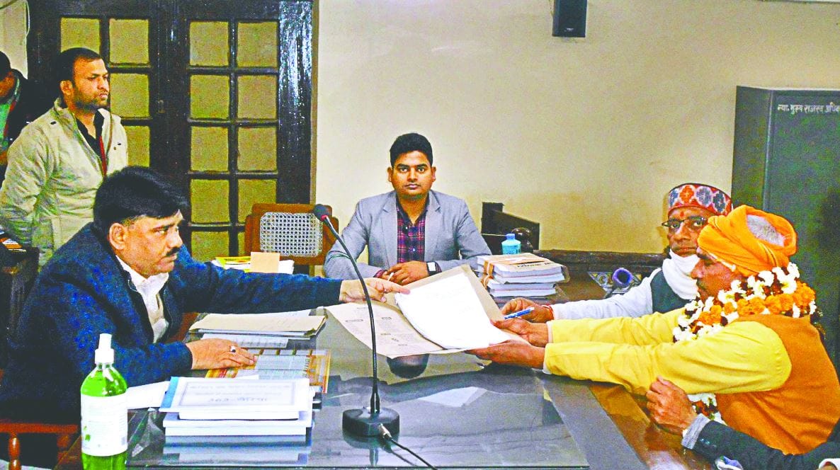UP Election 2022 MLA Surendra Singh property doubled in five years know assets about other candidates of Ballia