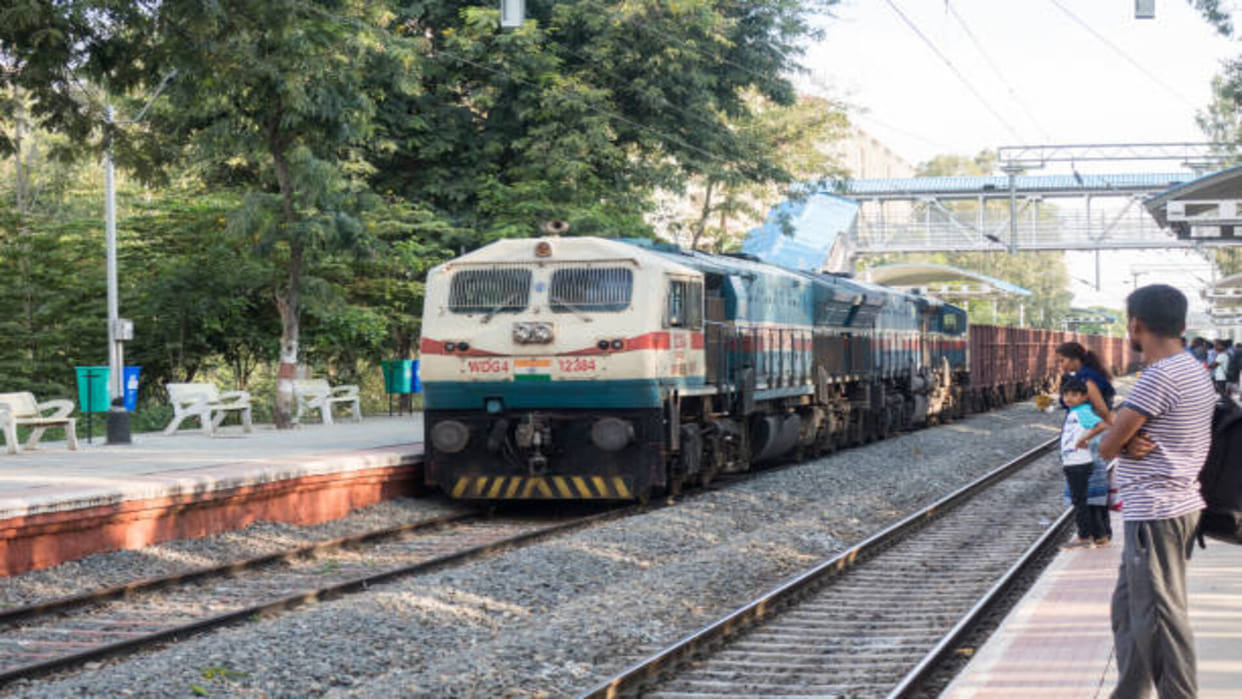 Train Ticket booking tips how to create irctc account and how to book tatkal ticket online very fast