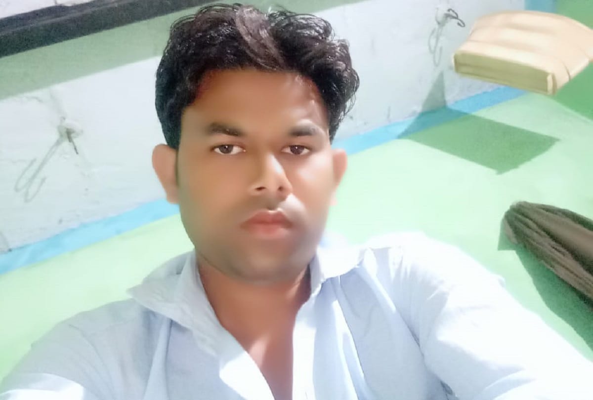 road accident in varanasi one youth died and two people injured after bike collided with truck