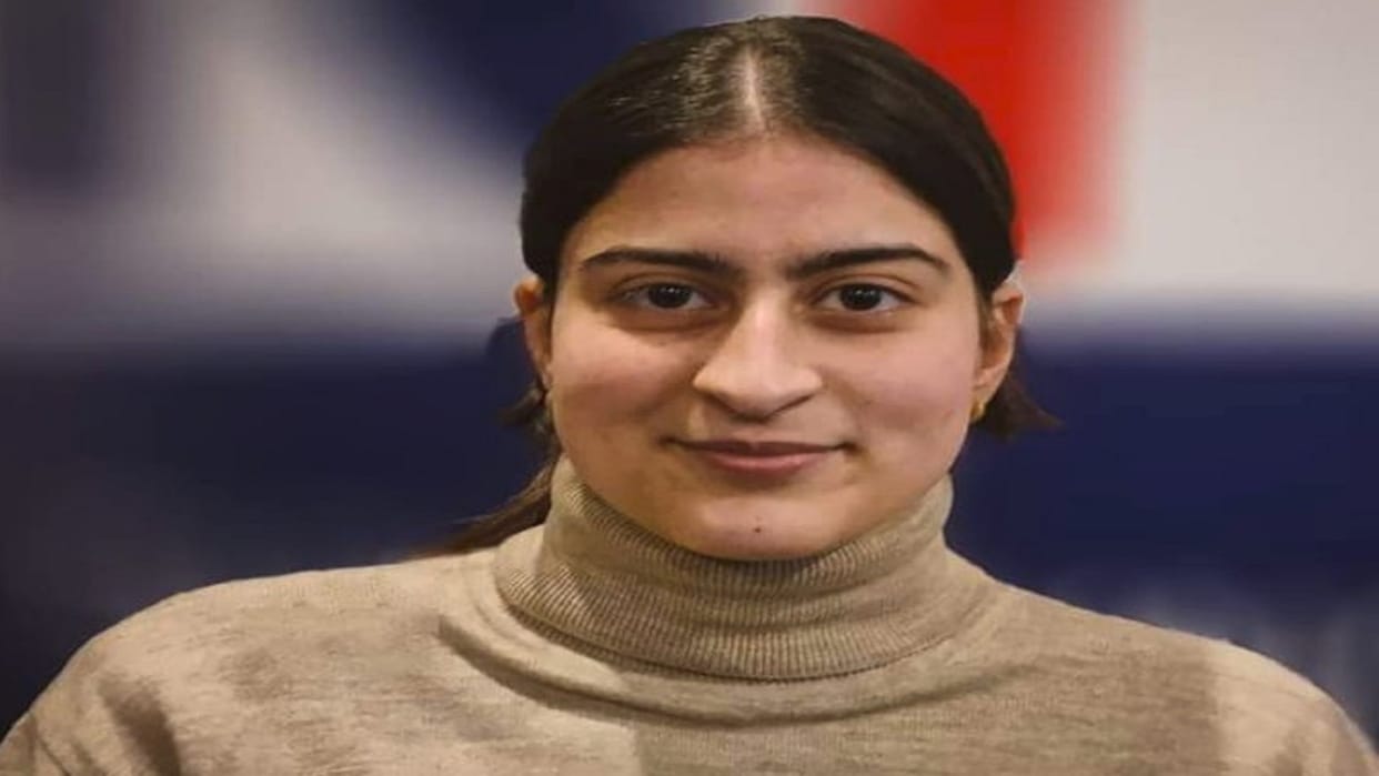 Jammu and Kashmir: 12th topper who came under the target of trolls gave the answer no need to wear hijab to prove to be a good Muslim