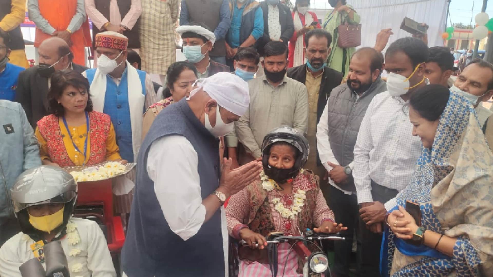 A boon for the differently-abled: Country's first assistive device improvement mobile van started from Chhatarpur