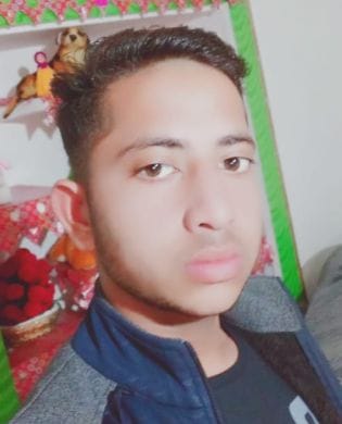 Teenager who came to bathe in the Ganges with friends drowned