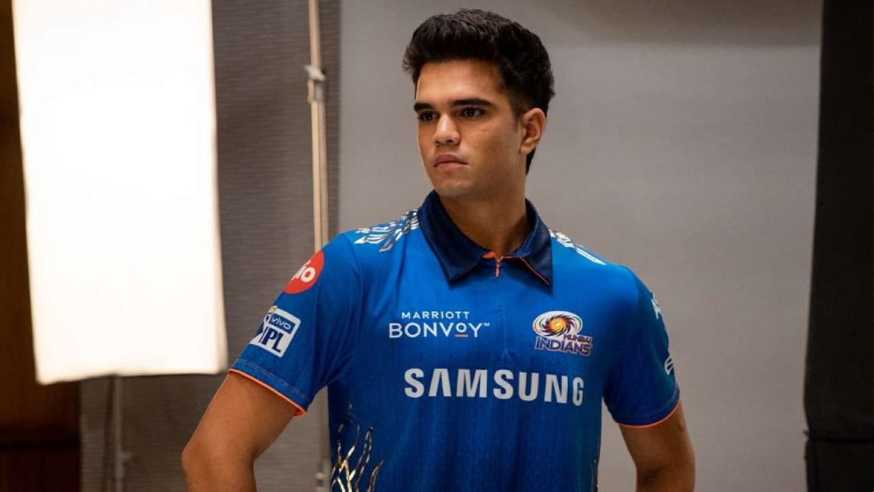IPL Auction 2022 Sachin Tendulkar son Arjun Tendulkar re-bought by Mumbai Indians in ipl mega auction