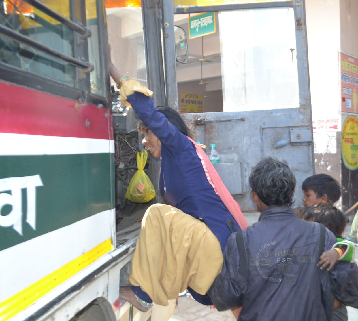 25 buses left for Uttarakhand CRPF personnel