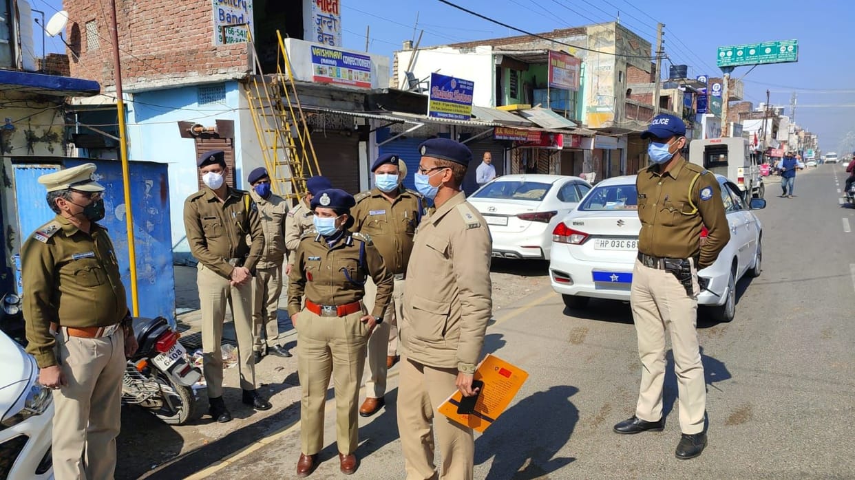 dig sumedha duvedi chek the borers areas of punjab himachal in una district on sunday