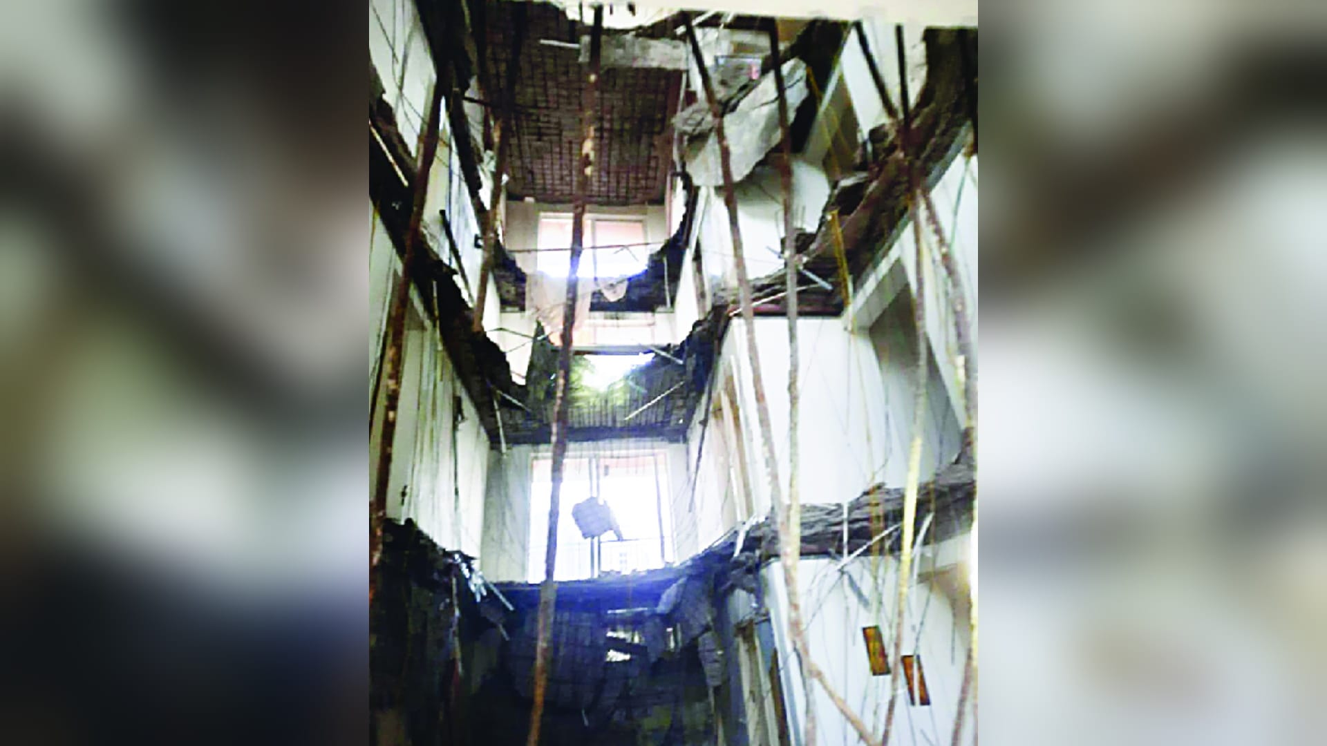 Gurugram chintels Paradiso flats collapsed 2.5 crore flat, yet life is being cut on the road
