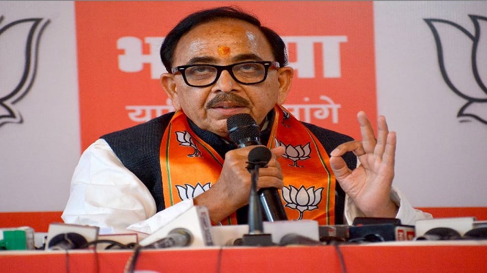 Union Minister Dr. Mahendra Nath Pandey said In giving tickets to criminals, SP chief Akhilesh even surpassed his father