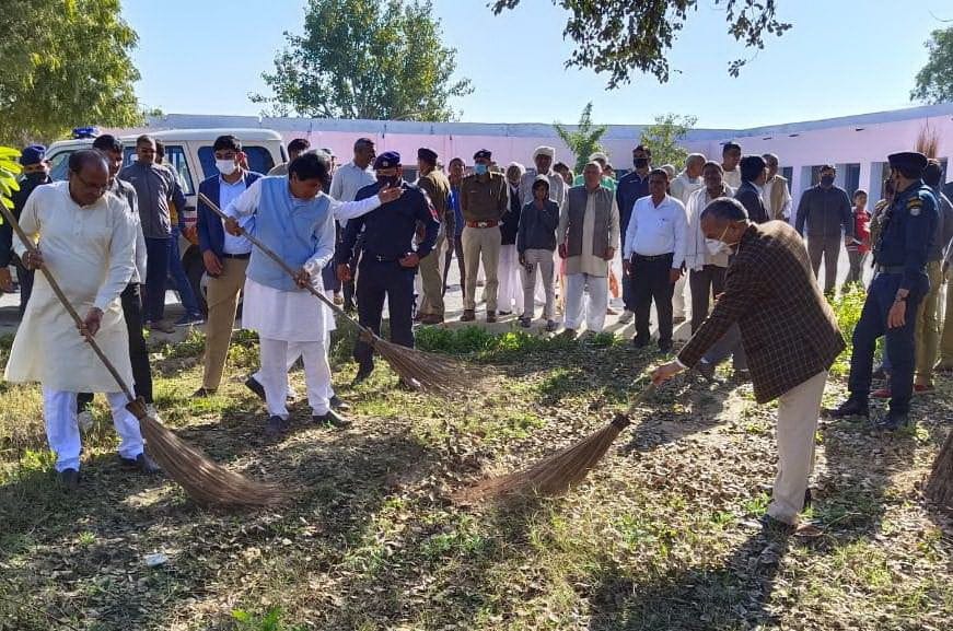 Maha cleanliness campaign begins, appeals to people for cleanliness